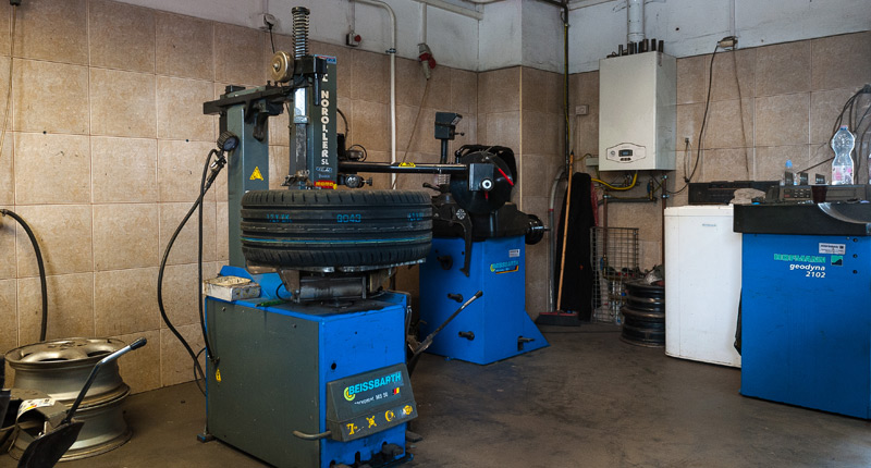 gumiszerviz-futozas.eu, Személy- és tehergépjármű gumiabroncs értékesítés, gumiabroncs, abroncs, gumi, futózás, szerelés, defekt, gumi javítás